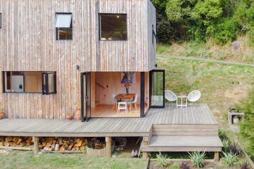Bellbird Bach - Akaroa Holiday House