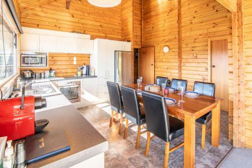 Akaroa Escape - Akaroa Holiday Home