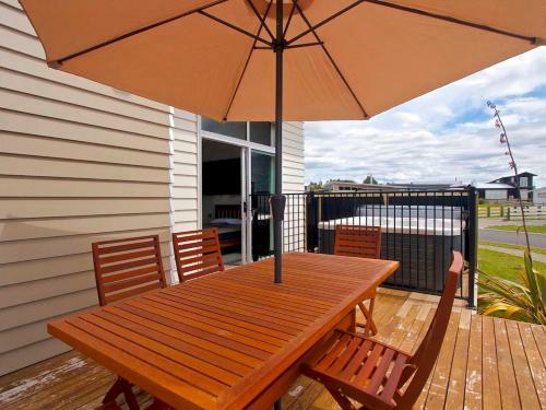Modern Mountain Spa Escape - Ohakune Holiday Home