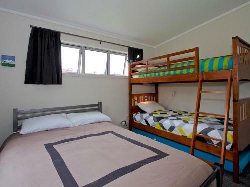 Modern Mountain Spa Escape - Ohakune Holiday Home