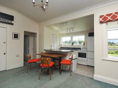 Monty's Cottage - Greytown Cottage
