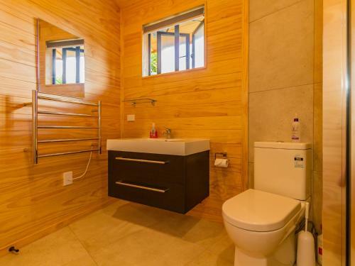 The Snowglobe - Ohakune Modern Yurt Style Chalet
