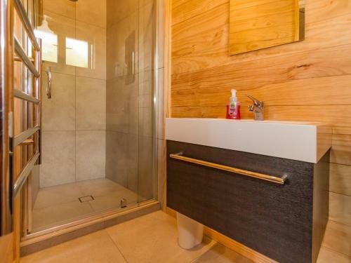 The Snowglobe - Ohakune Modern Yurt Style Chalet