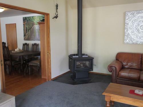 Aurum Retreat - Cromwell Holiday Home