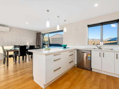Pisa Oasis - Cromwell Holiday Home