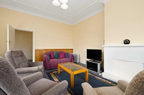 Kawarau Bach Views - Cromwell Holiday Home