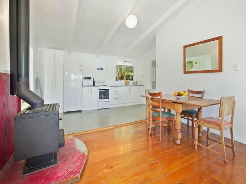 Beachfront Seclusion - Oneroa Holiday Home