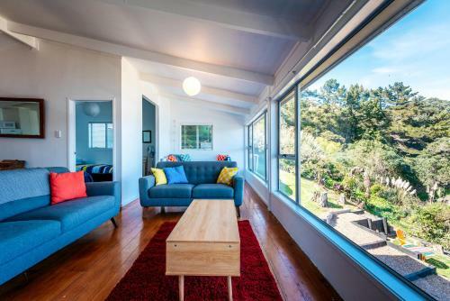Beachfront Seclusion - Oneroa Holiday Home