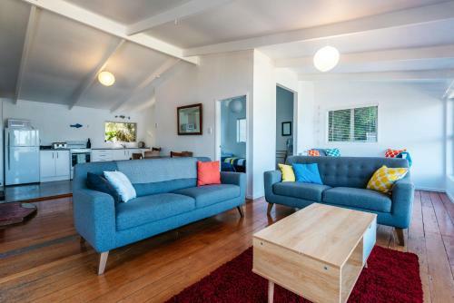 Beachfront Seclusion - Oneroa Holiday Home