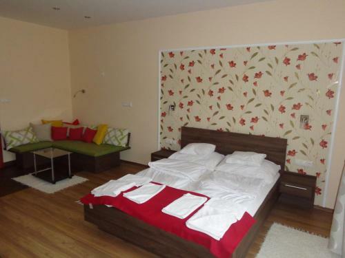 Nyirfa Apartmanh�z