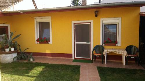 Hostal Z�ch Kl�ra Utcai Apartman