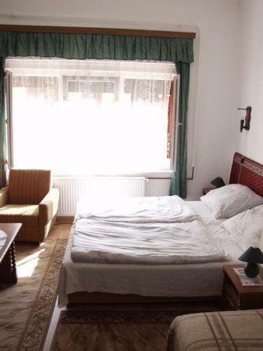 Hostal Z�ch Kl�ra Utcai Apartman