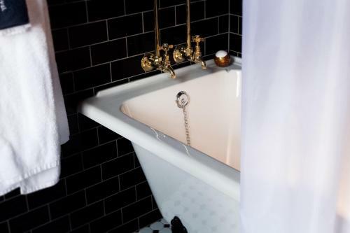 The Royal Hotel Featherston - Boutique Hotel