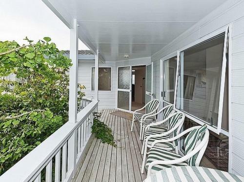 Matarangi Beachfront House - Matarangi Holiday Home