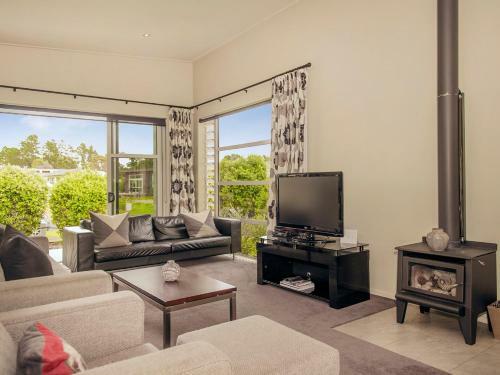 Casa Matarangi - Matarangi Holiday Home