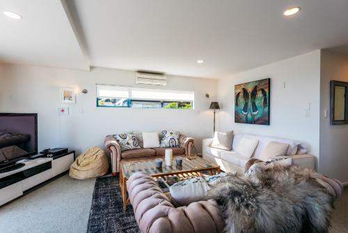 Sol Vista - Waiheke Holiday Home