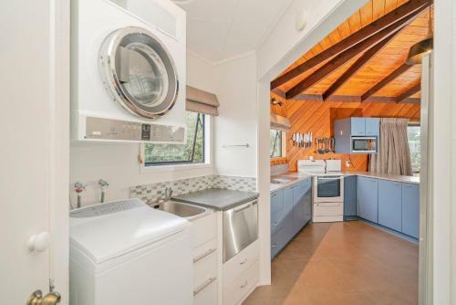 Octagon Outlook - Matarangi Holiday Home