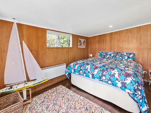 Tarawera Lakefront - Lake Tarawera Holiday Home