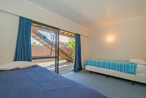 Coastal Quarters - Cooks Beach Holiday Home