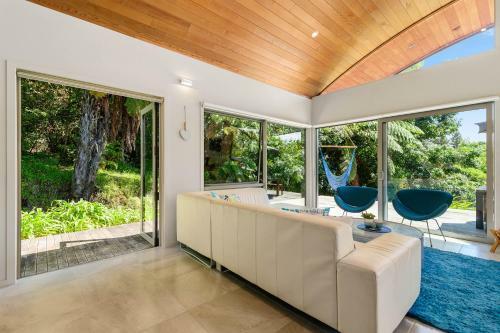 Flaxwater Bach - Lake Tarawera Holiday Home