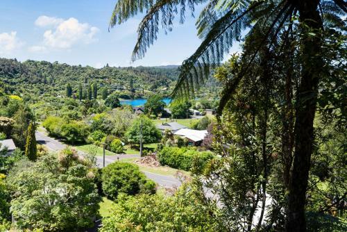 Tranquility At Tarawera - Lake Tarawera Holiday Home