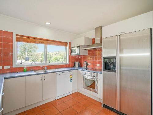Recharge On Riverview - Cooks Beach Holiday Home