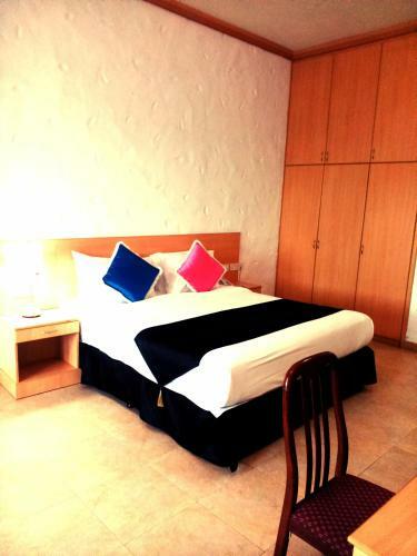 Bed & Breakfast Safari Village