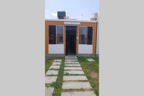 Casa Ubicada Dentro De Un Bello Condominio