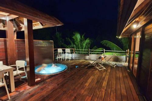 Luxurious Tropical Moorea Villa
