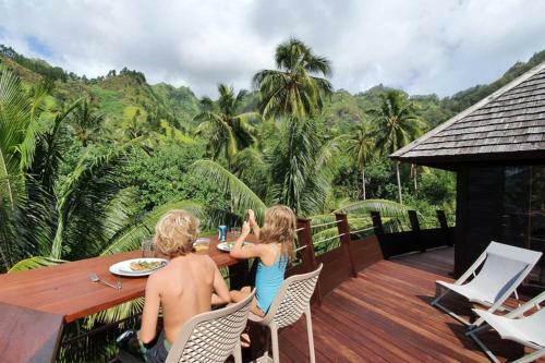 Luxurious Tropical Moorea Villa