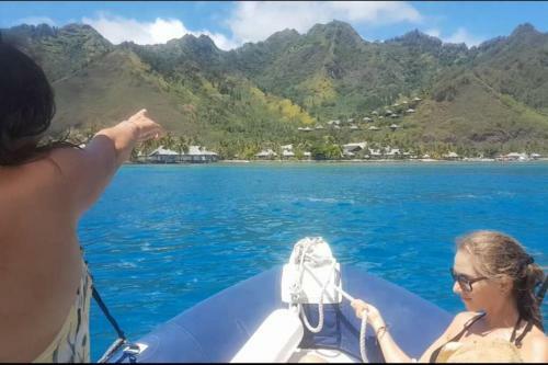 Luxurious Tropical Moorea Villa