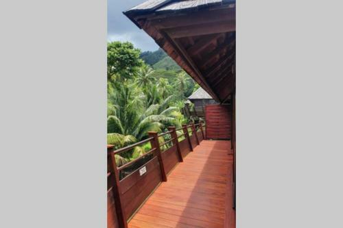 Luxurious Tropical Moorea Villa