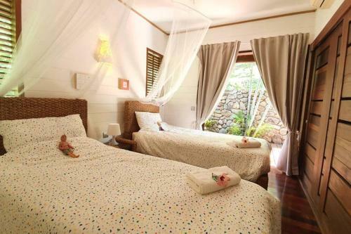 Luxurious Tropical Moorea Villa