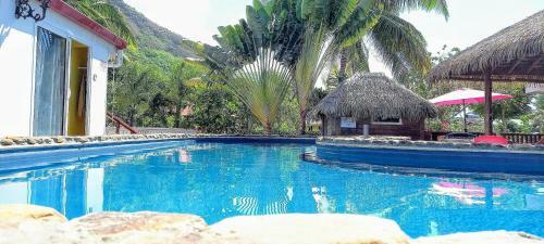 Apartamento Moorea - Teanuanua Room And Pool - 3 Pax
