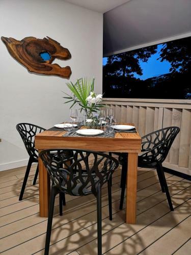 Hiva House
