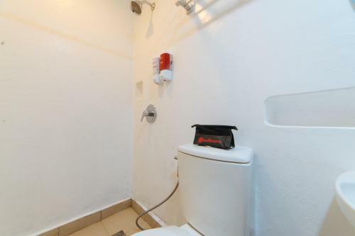 Hotel Reddoorz Plus @ Altaroca Antipolo