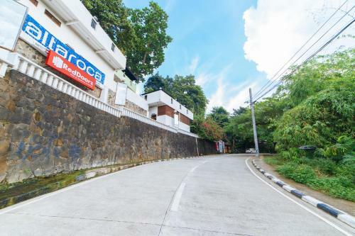 Hotel Reddoorz Plus @ Altaroca Antipolo