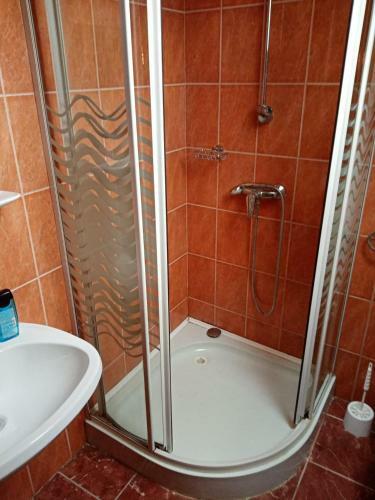 Zanati Apartmannh�z