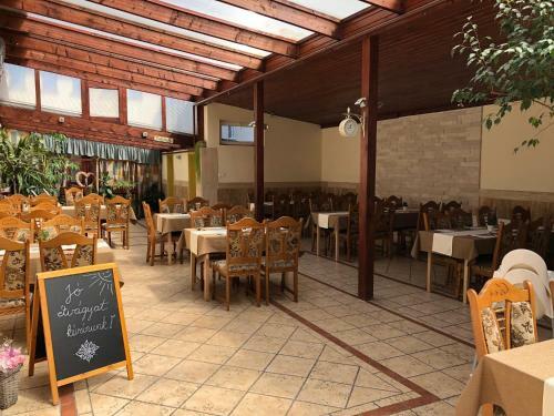 Hotel Bagolyv�r Guesthouse, Restaurant, Wellness