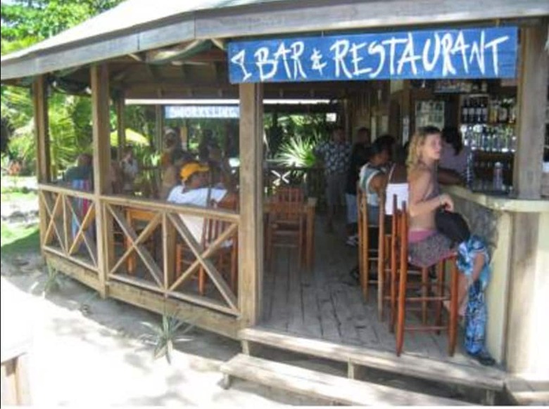 Hotel Las Rocas Resort And Dive Center