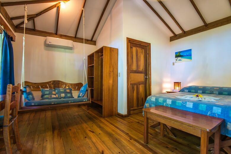 Hotel Las Rocas Resort And Dive Center