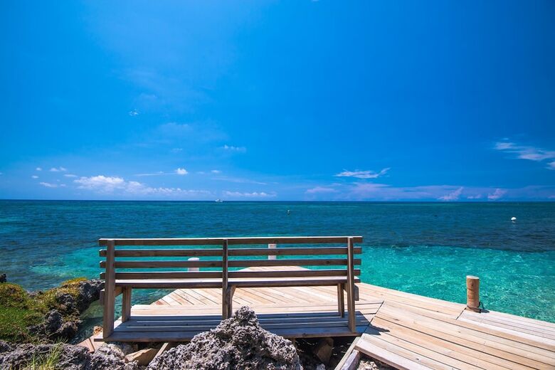 Hotel Las Rocas Resort And Dive Center