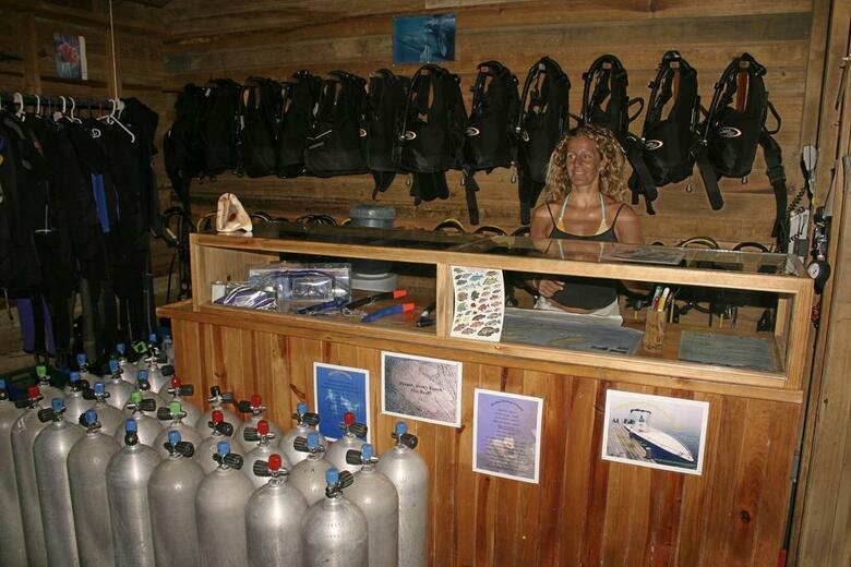 Hotel Las Rocas Resort And Dive Center