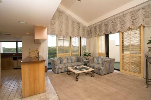 Hotel Alupang Beach Tower