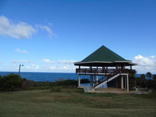 Hotel Fosters West Bay Resort