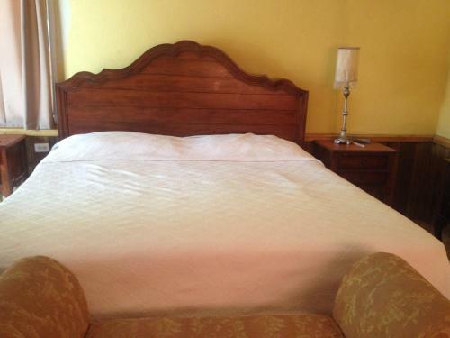 Hotel Fosters West Bay Resort