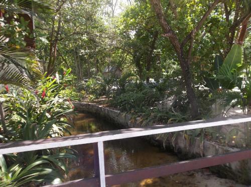 Hotel Fosters West Bay Resort