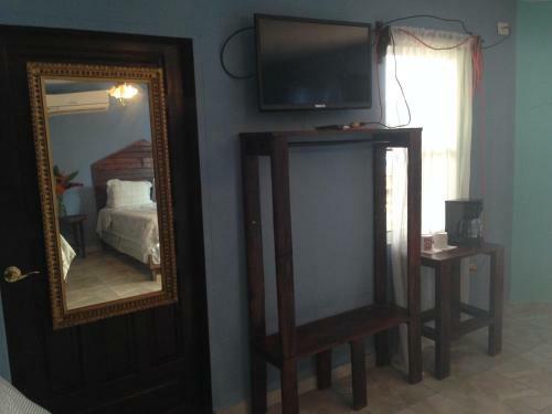 Hotel La Delphina Bed And Breakfast Bar And Grill
