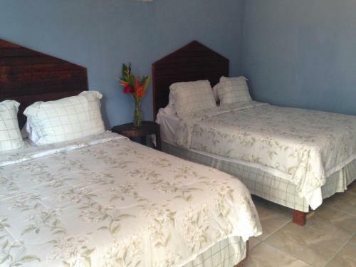 Hotel La Delphina Bed And Breakfast Bar And Grill