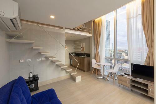 Selah Pods Hotel Manila